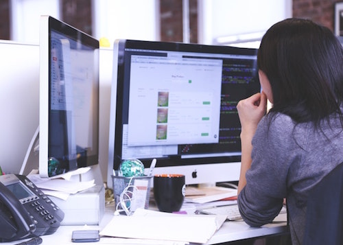 woman-computer-screen